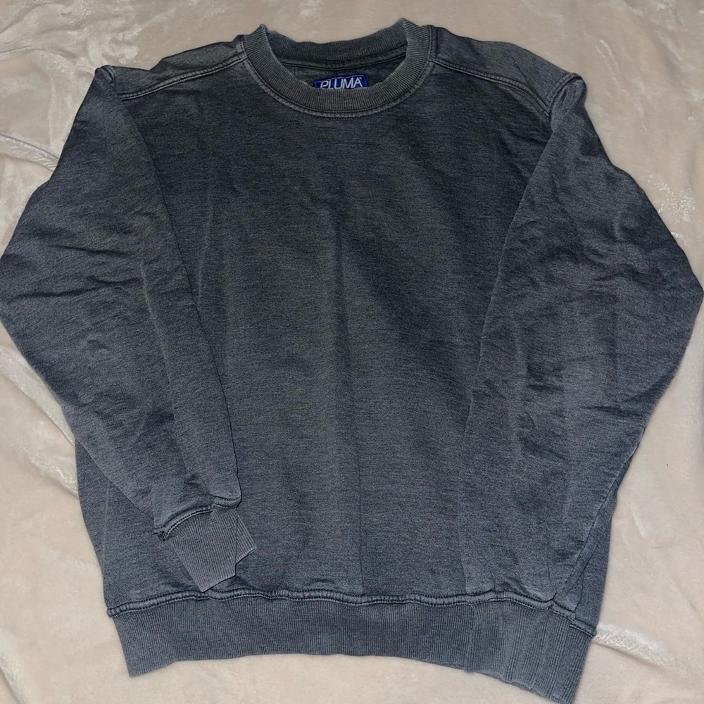 Gray sweatshirt in great shape